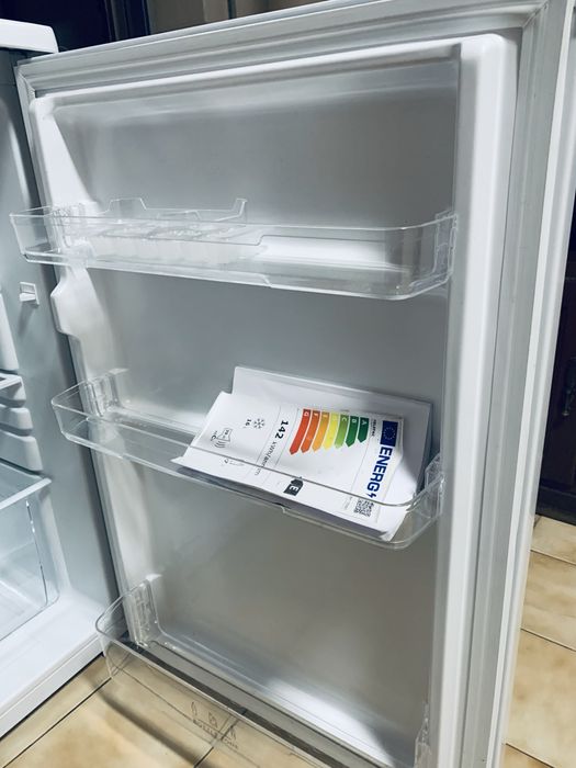 Frigorifico 97Lt, com 2 meses de uso