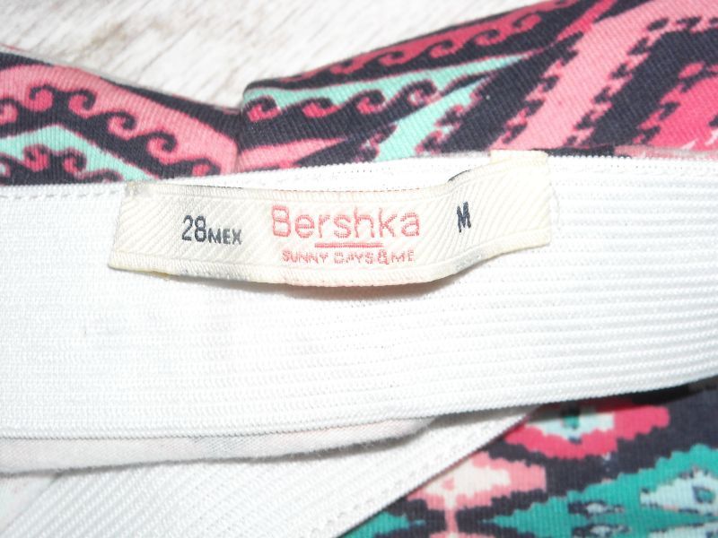 krótka spódnica bershka aztec m s