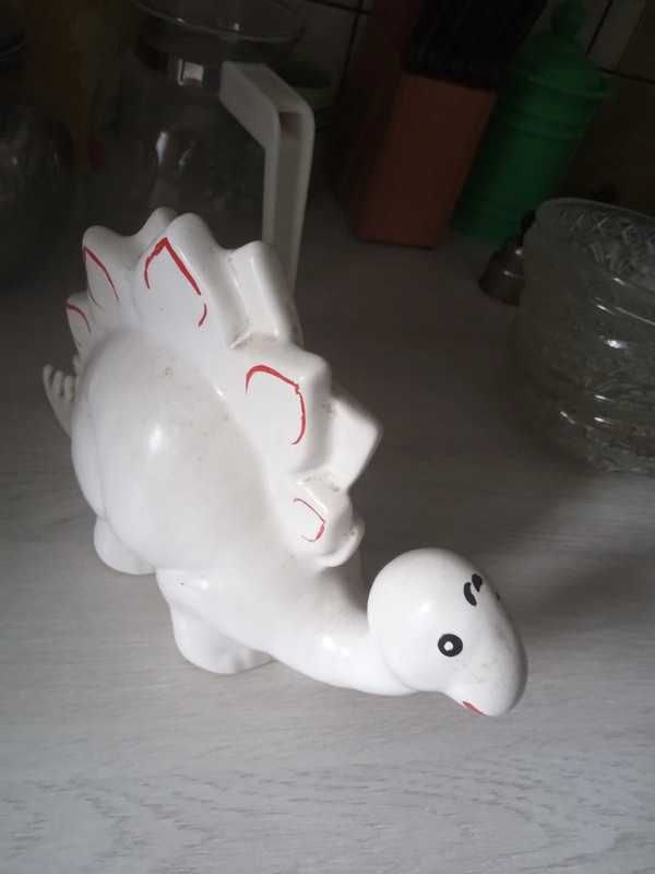 porcelanowy dinozaur