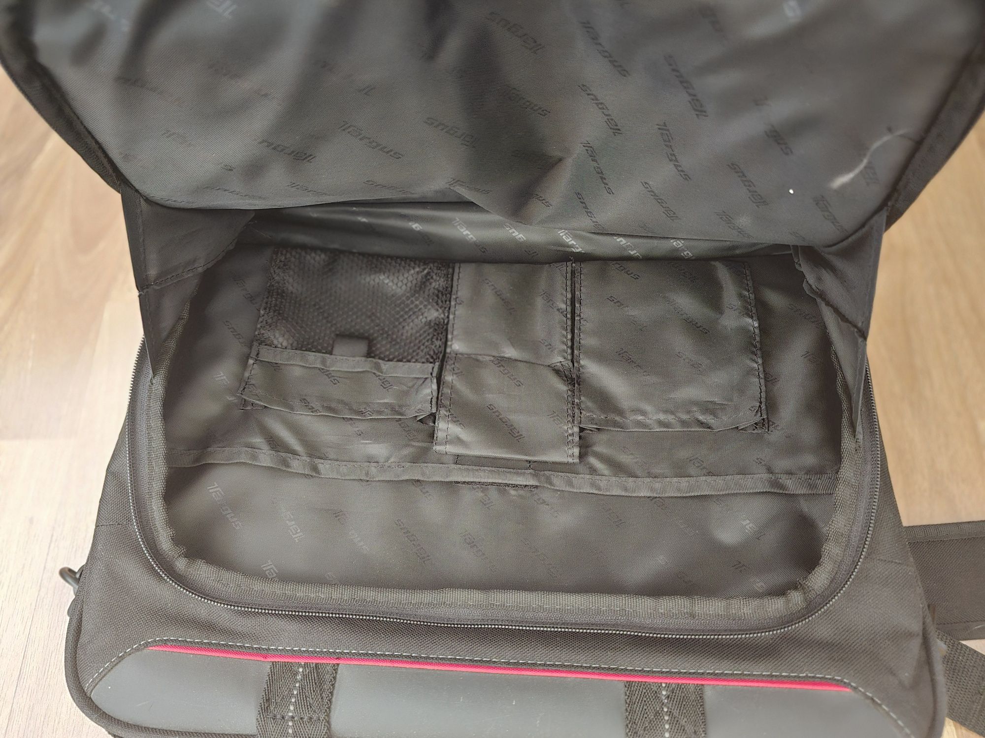 Sprzedam pokrowiec na laptopa