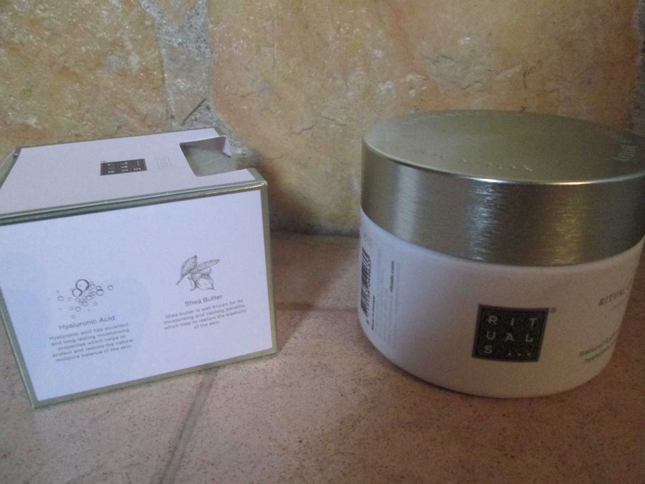 Creme + Recarga da marca Ritual Cosmetics - NOVO