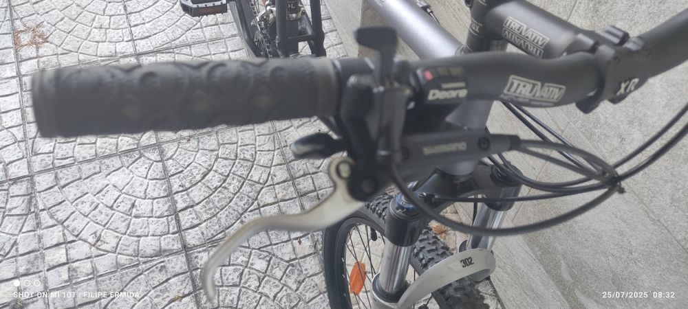 Bicicleta BTT suspensão total
