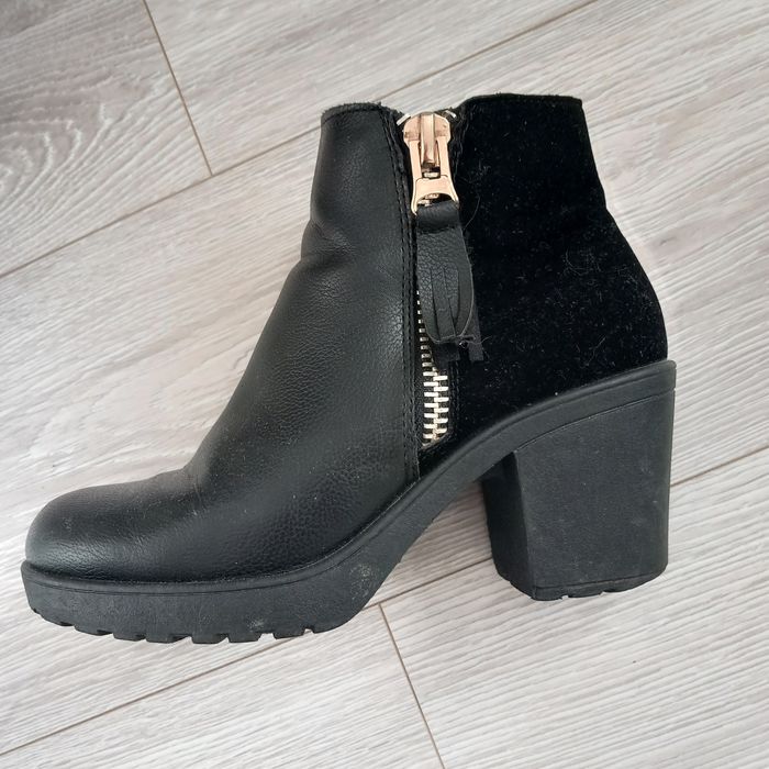 Czarne botki wiosna zamki Krush 37