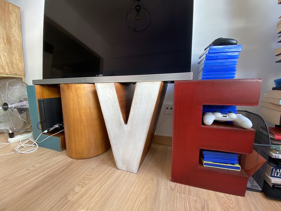 Letras decorativas LIVE do Gato Preto - mudança urgente
