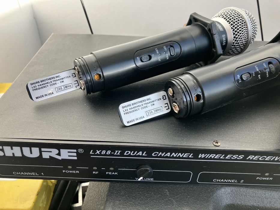 Рабочая 12V радиосистема Shure LX88-2 НА КРОНЕ