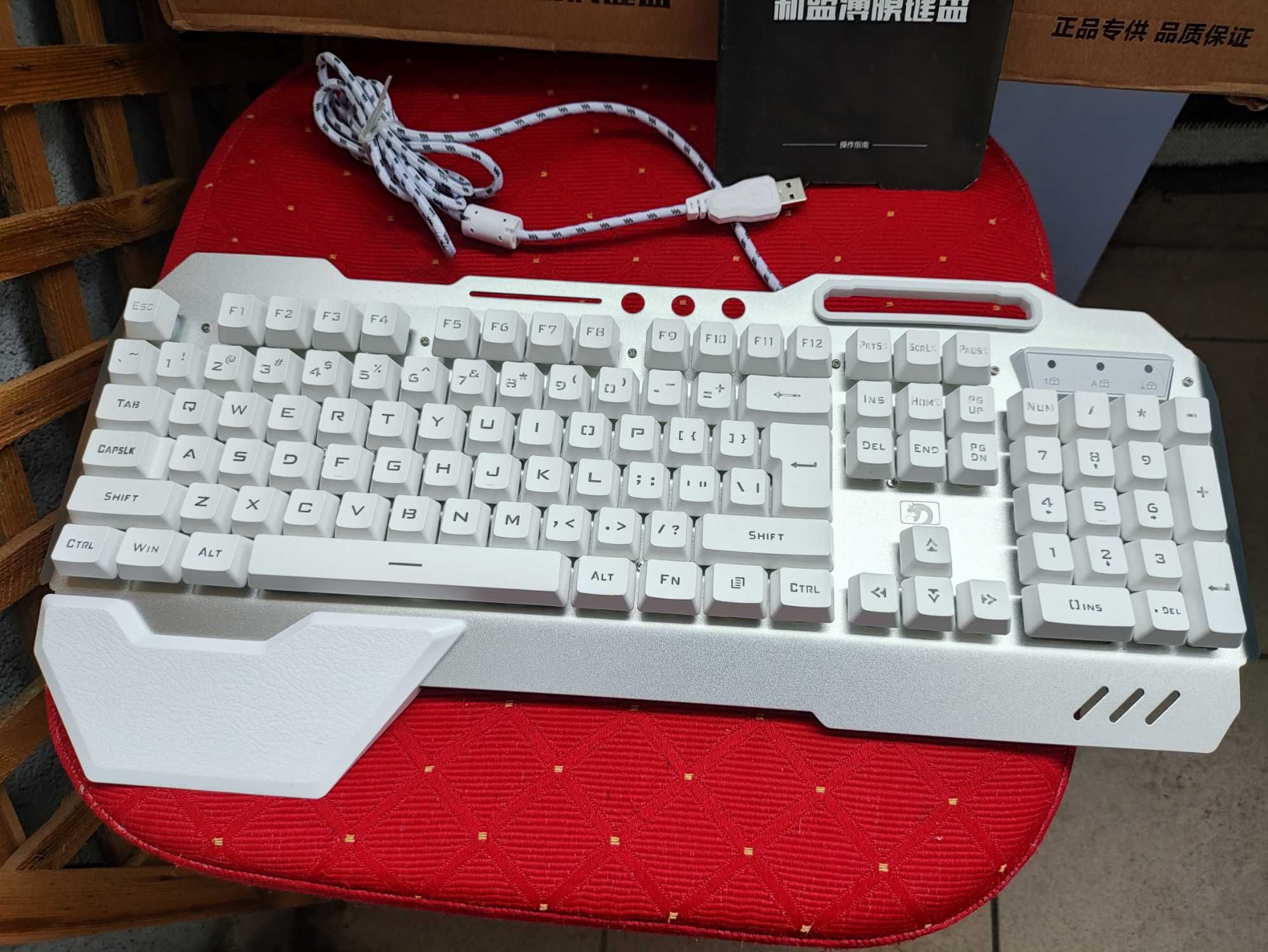 Klawiatura Gamingowa Podświetlana mechaniczna RGB USB M618 dla Graczy