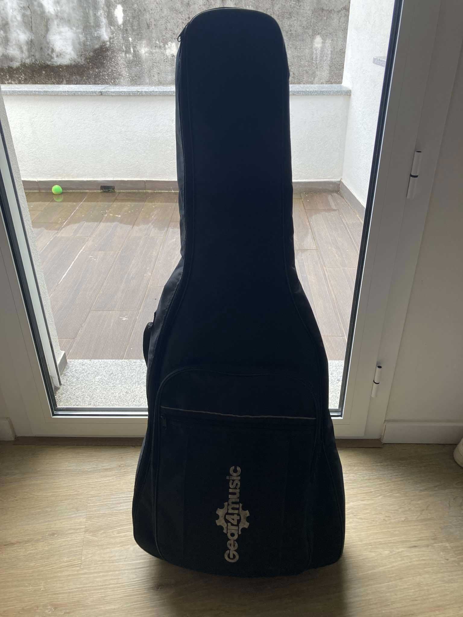 Guitarra acústica como nova