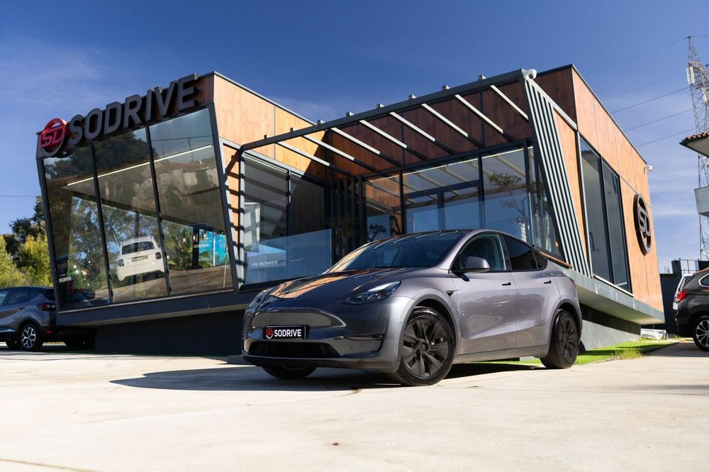 Tesla Model Y Long Range Dual Motor AWD