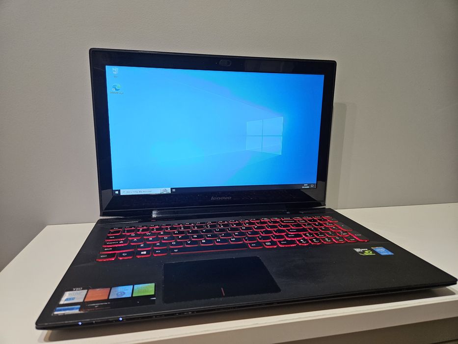 Laptop Lenovo Y50-70 i5-4210 2.9GHz 16GB Ram GTX 960M WIN 10