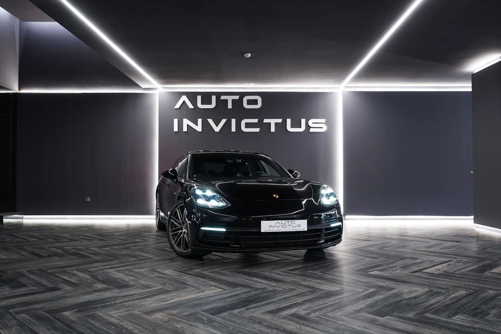 Porsche Panamera Sport Turismo 4 E-Hybrid 10 Years Edition