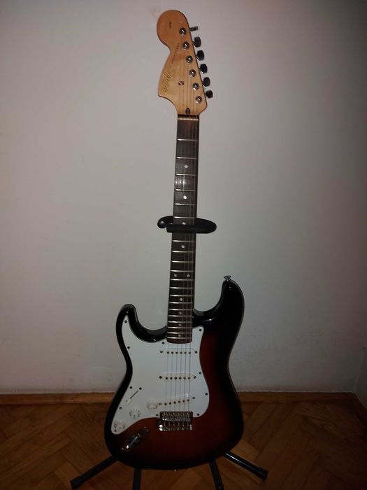 Leworęczna gitara Squier Stratocaster