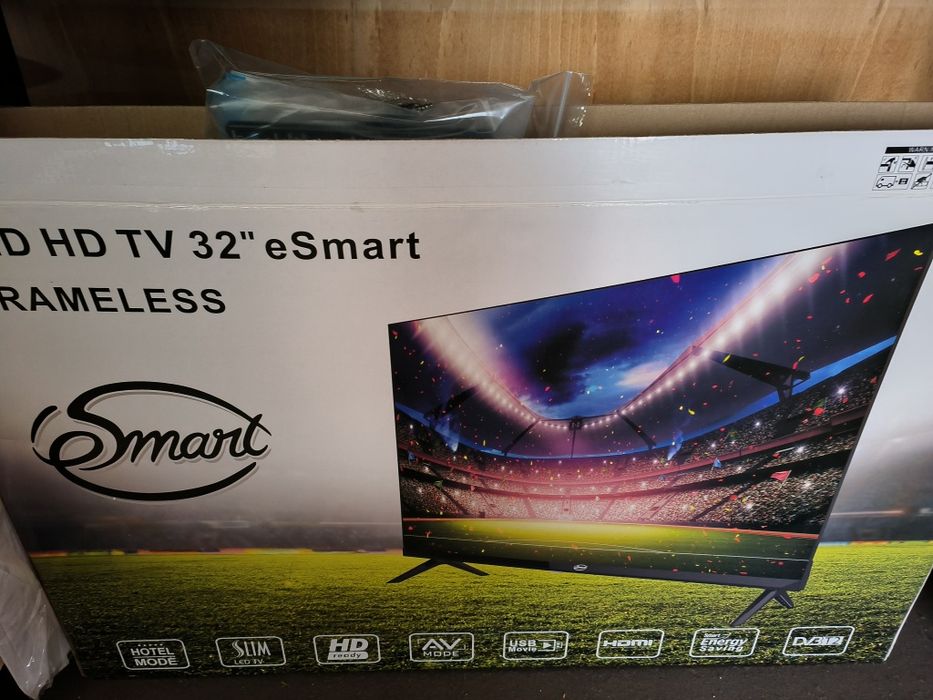 TV de 32 polegadas nova na caixa.