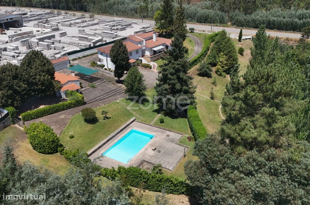 Moradia M5 de Luxo com piscina e Terreno em Mouronho - Tábua