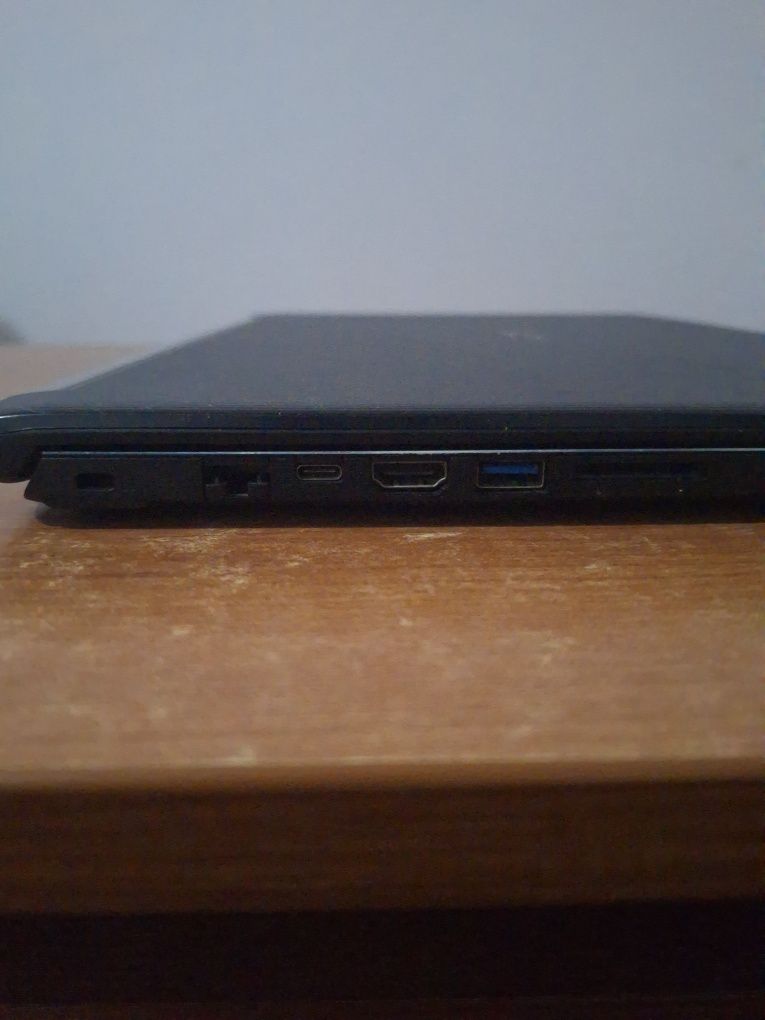 Portátil Acer Aspire 5