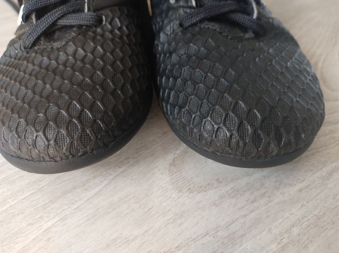 Turfy Adidas r.33