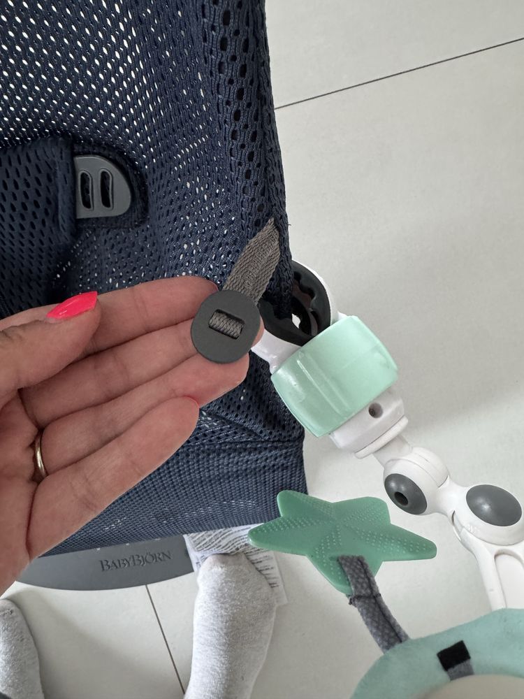 Lezaczek babybjorn jam nowy granatowy