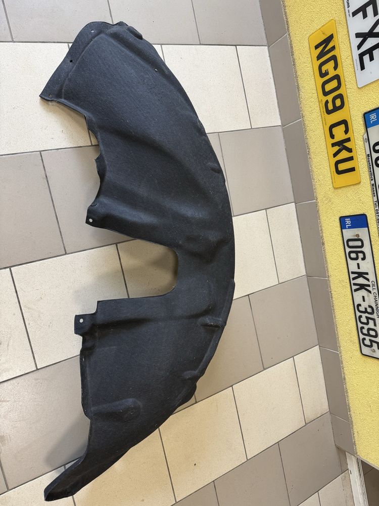 Підкрилок заднього крила правий Audi g5 8r 08-16 8R0810172D