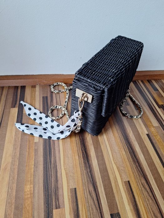 Torebka pleciona czarna kuferek ZARA