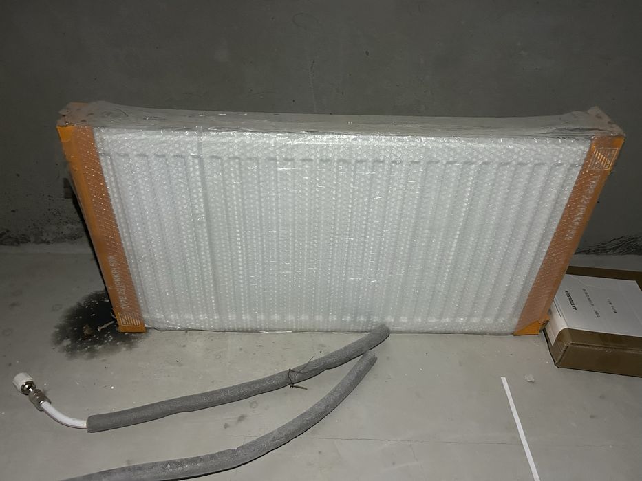 Радіатор батарея опалення 100*50 нова