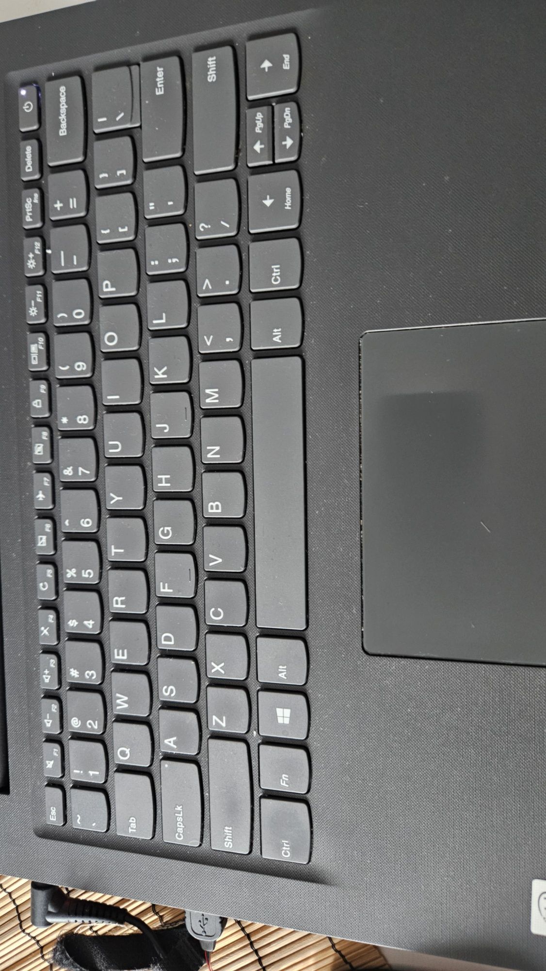 Laptop Lenovo i3-1005G1 CPU 1,2 GHz