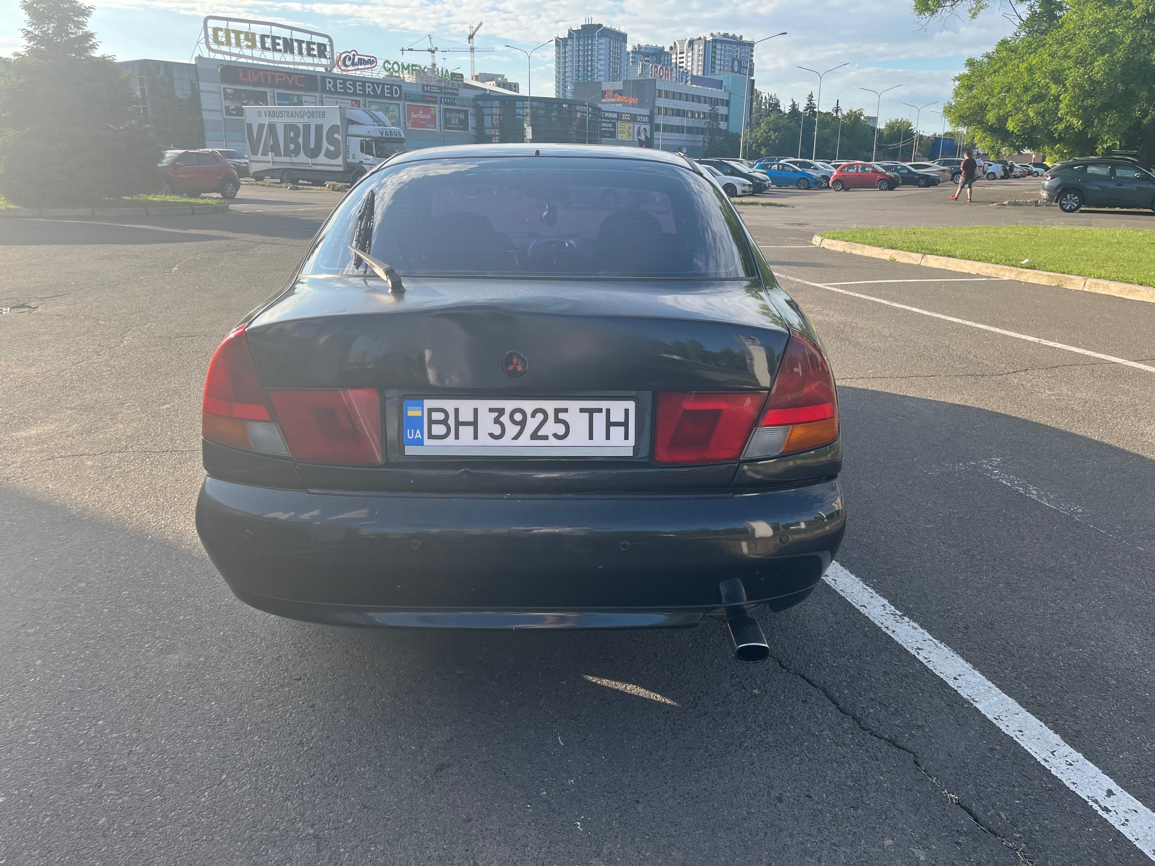 Mitsubishi Carisma 1997 года
