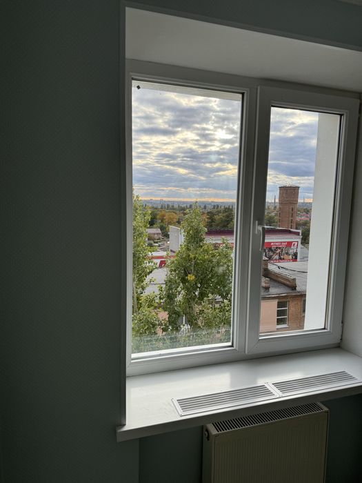 Продам 4 кімнатну простору квартиру