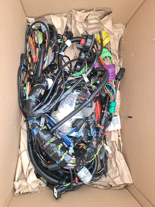 Wiązka elektryczna instalacja New Holland T6 Case Maxxum nowa CNH