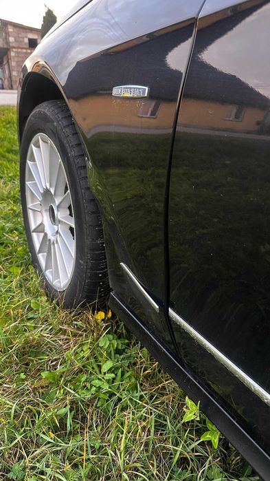 Mercedes E200CDI W212 Sedan 2010 r kolor 040 uszkodzony silnik OM651