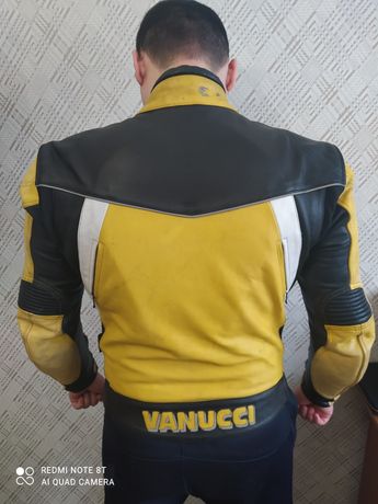 Шкіряна мото куртка Vanucci Кожаная мотокуртка