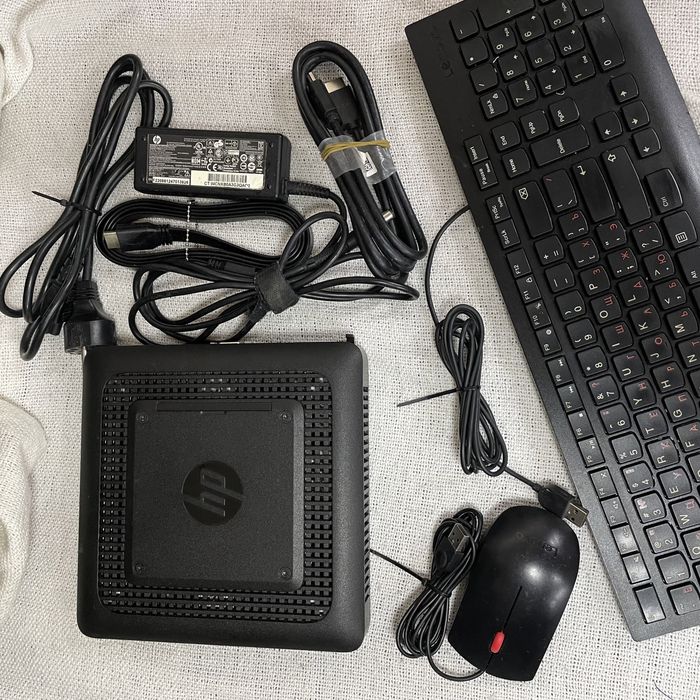 тонкий клиент HP Flexible t520 в комплекте +монитор