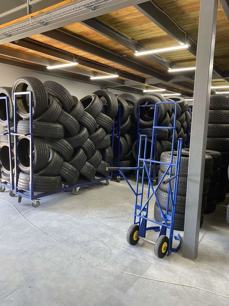 Зимові шини 205/60 R16 CONTINENTAL
