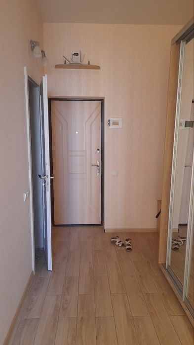 Сахарова/Бочарова, квартира в новом доме на 3эт, балкон