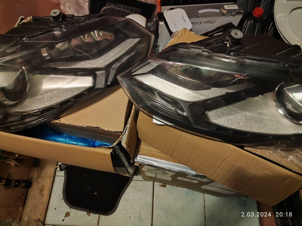 Lampa reflektor Xenon polo lampy