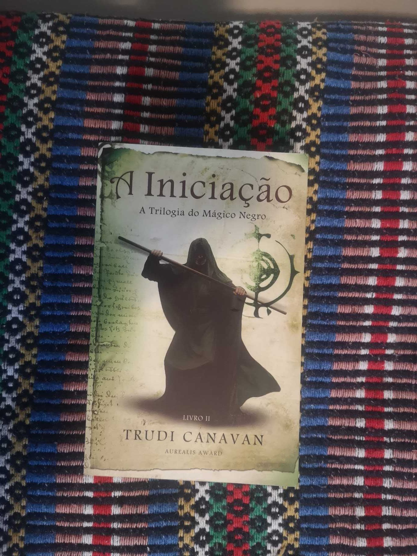 Trilogia do Mágico Negro