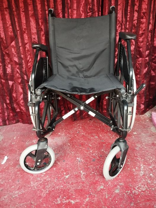 Cadeiras de rodas usadas