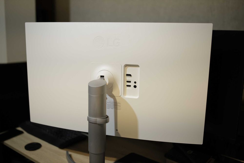 Монітор 4K 32" LG UltraFine 32UN650-W На гарантії