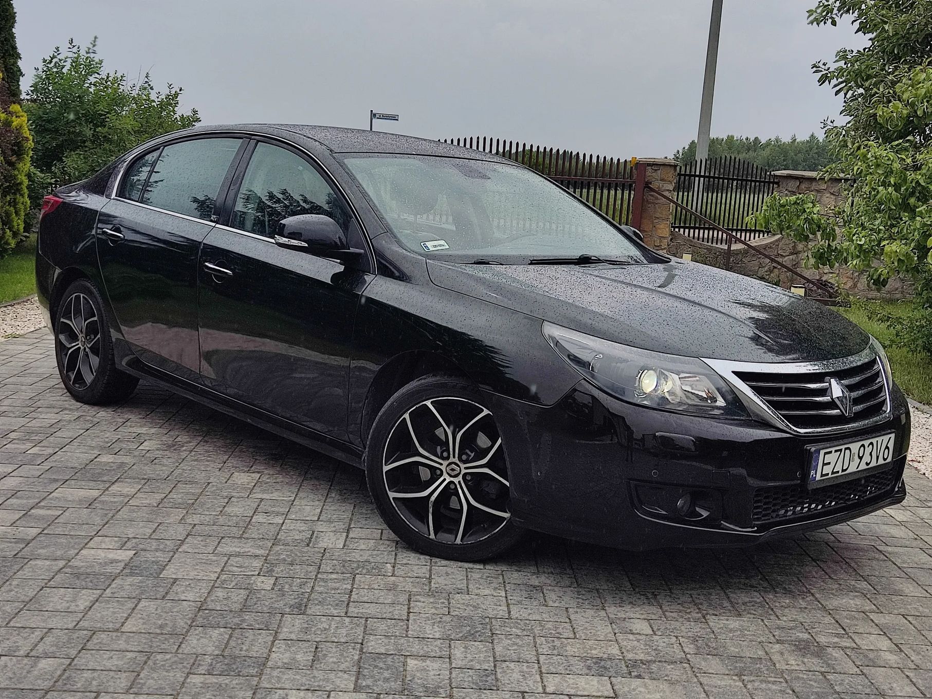 Renault Latitude * Mega bogata wersja * Initiale Paris * Do poprawek lakierniczych ! !