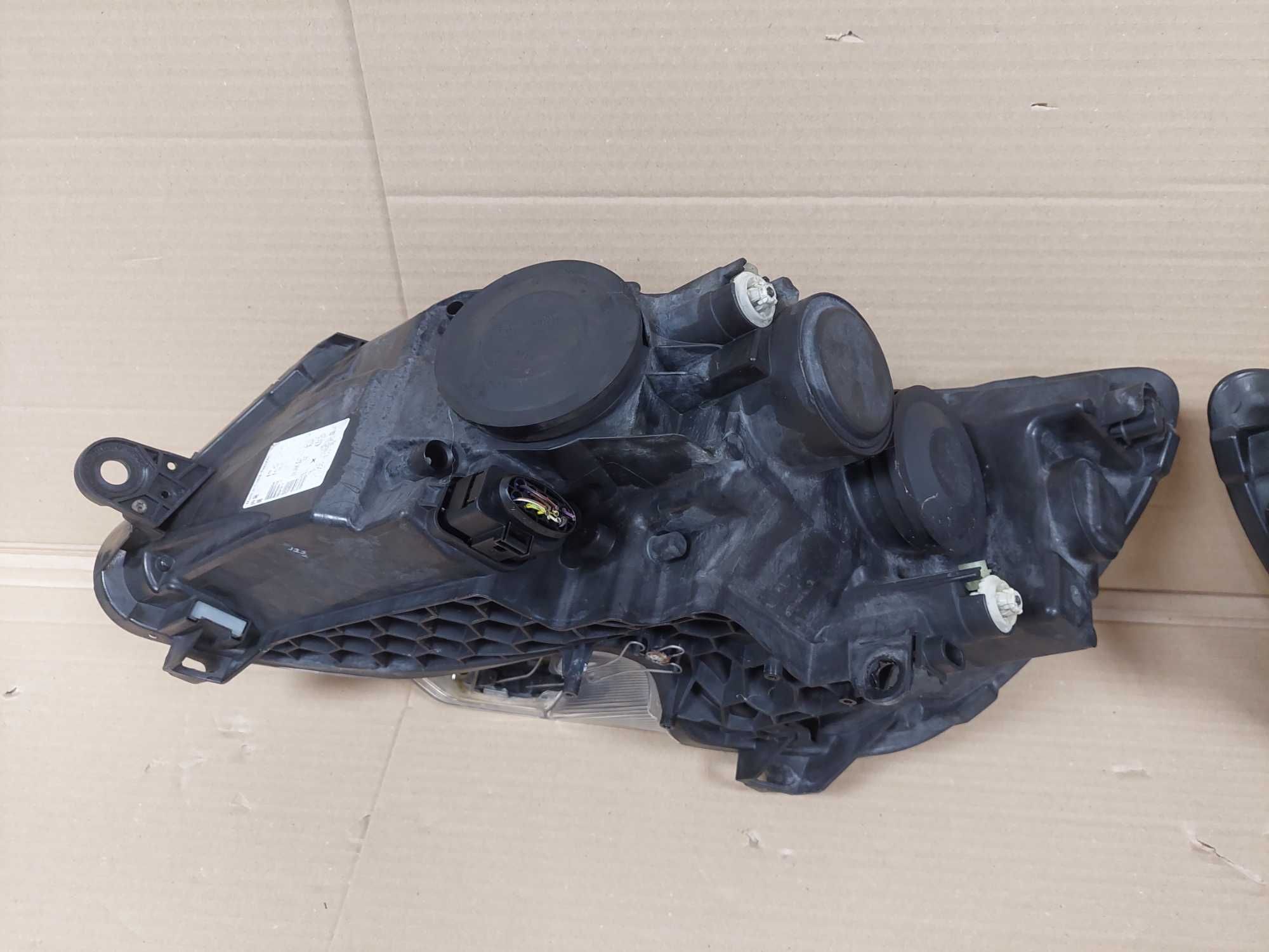 Skoda Superb 2 II LIFT 13-15r lampa przód prawa + lewa zwykłe H7 EU