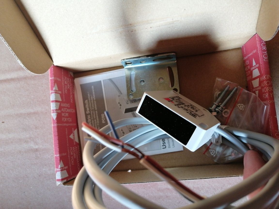 Оптичний датчик Carlo Gavazzi PC50CNT20BA