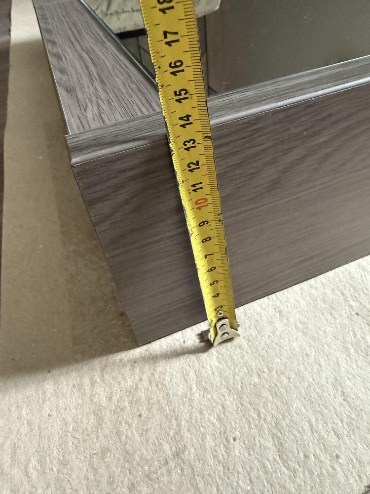 Продам зеркальный шкаф в ванную 80*87*14