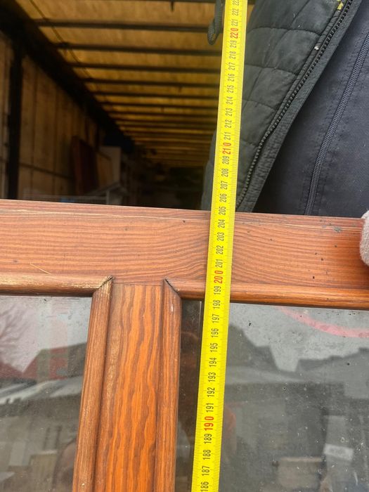 Drzwi drewniane do domu na budowę garażu