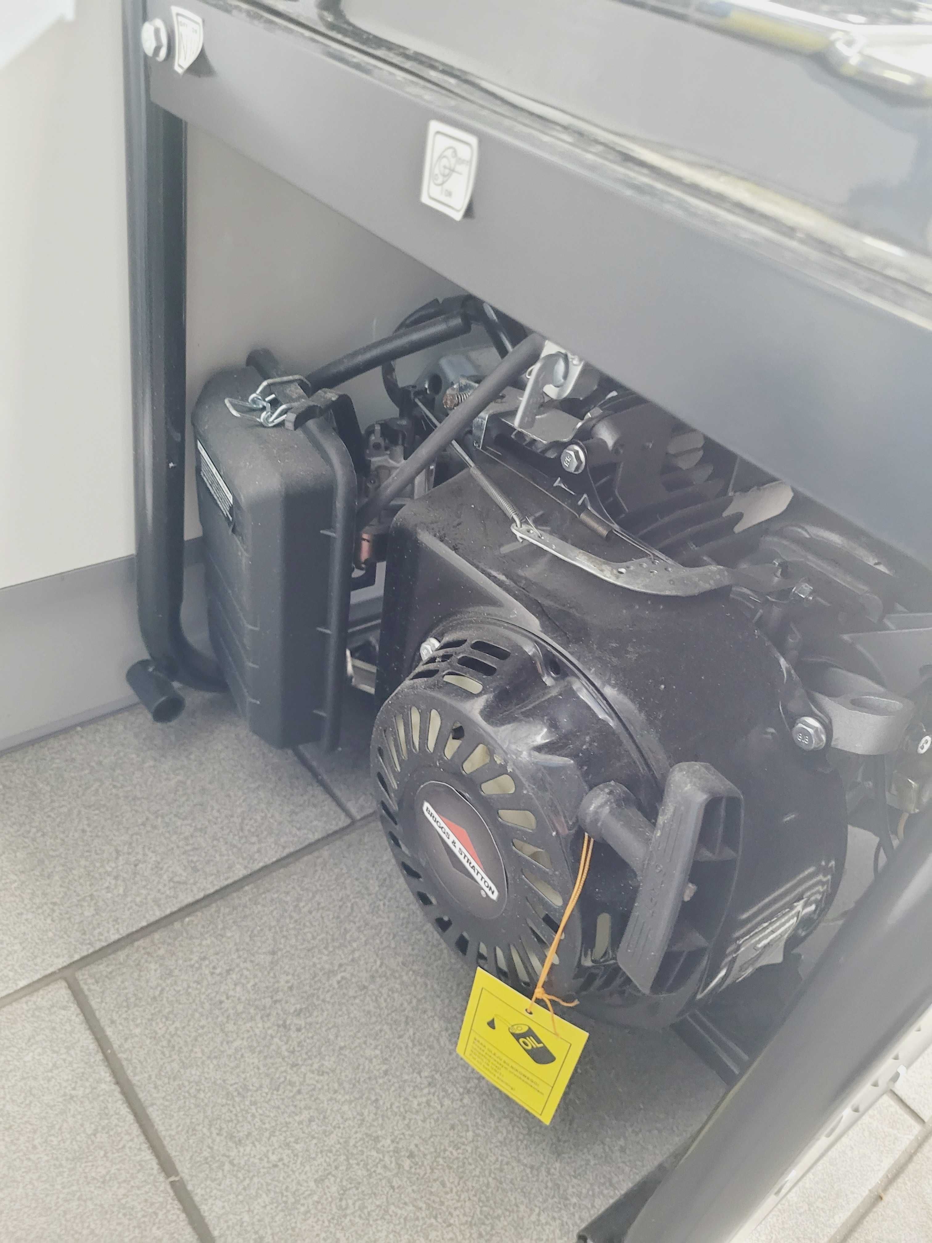 Agregat  prądotwórczy   trój fazowy   Weldspay  WS3500X6 jak nowy.