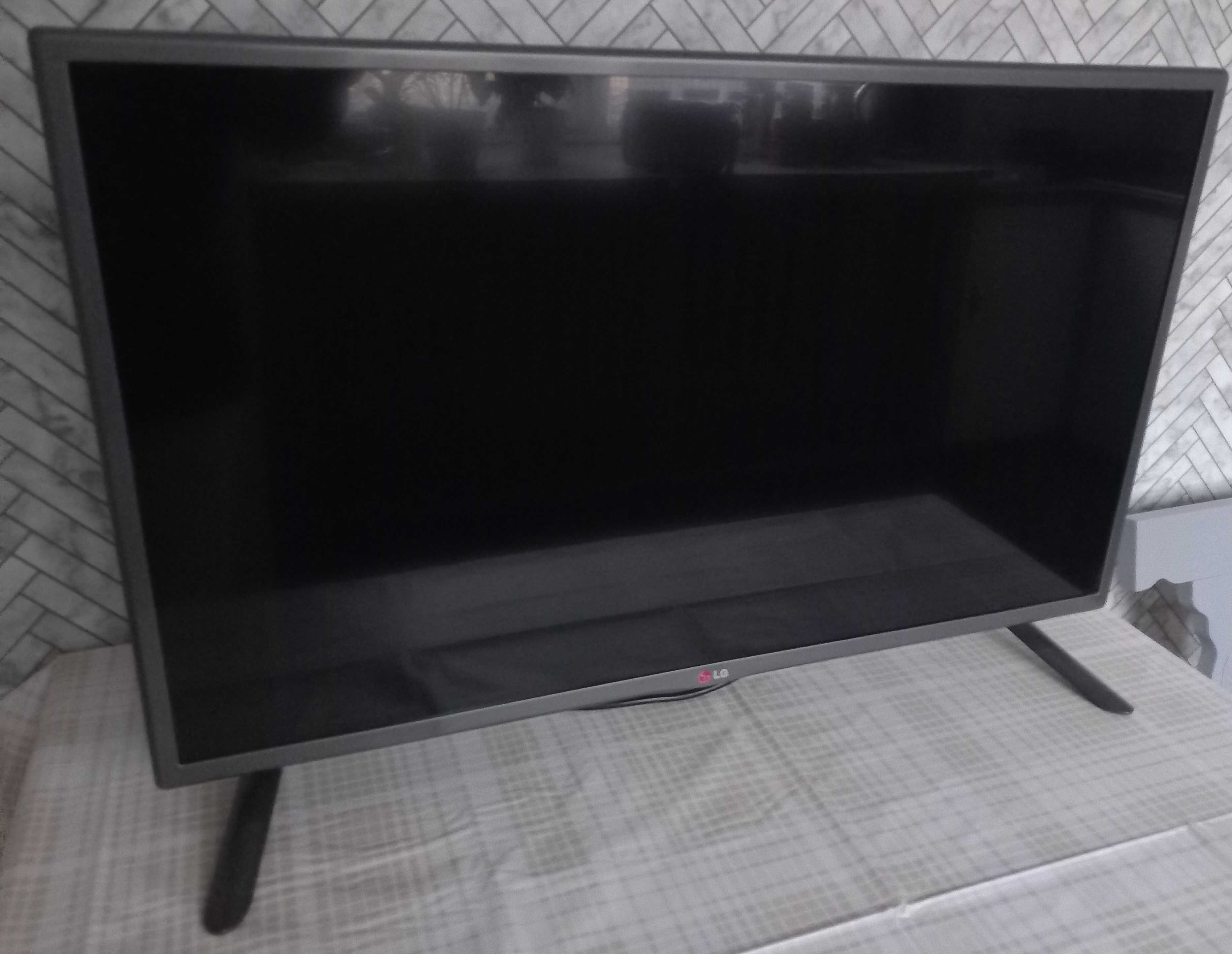 Telewizor LG 32LB5610 dekoder, pilot Sprawny