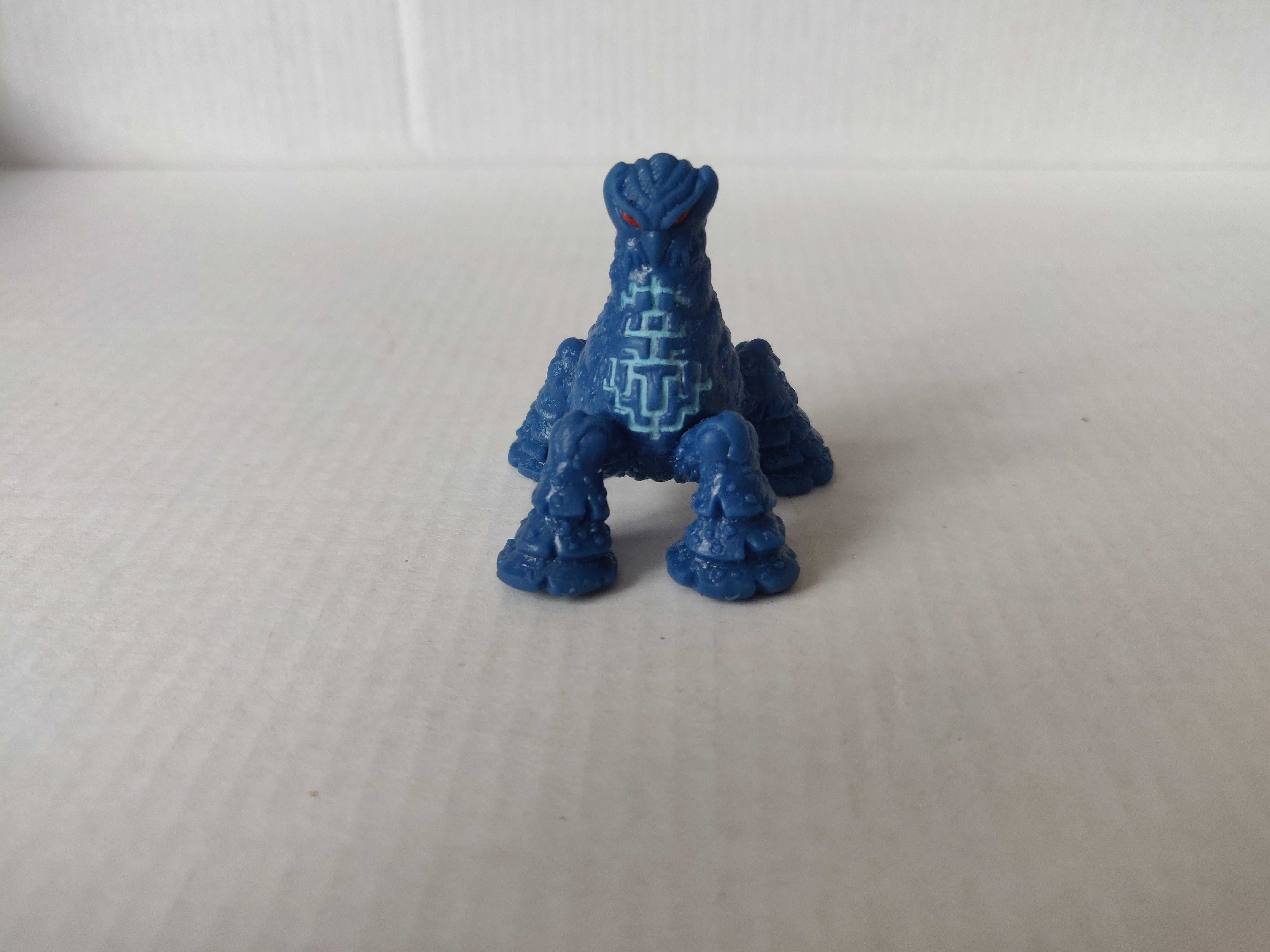 Коллекционная игрушка, синий монстрик на 4 лапах, 4 см.