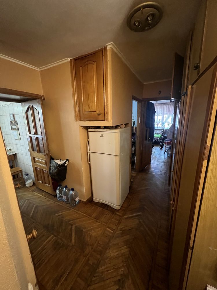 Продам 3-х кімнатну квартиру в центрі міста з автономним опаленням