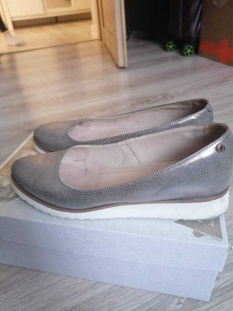 buty na lekkim obcasie