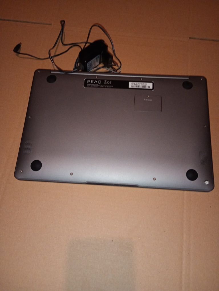 Notebook marki*PEAQ*