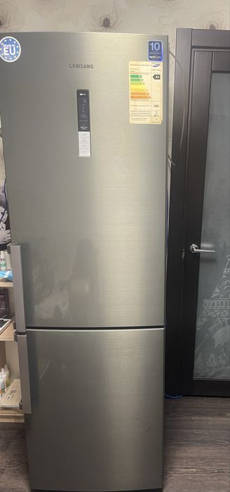 Продам холодильник