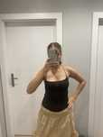 body z odkrytymi plecami