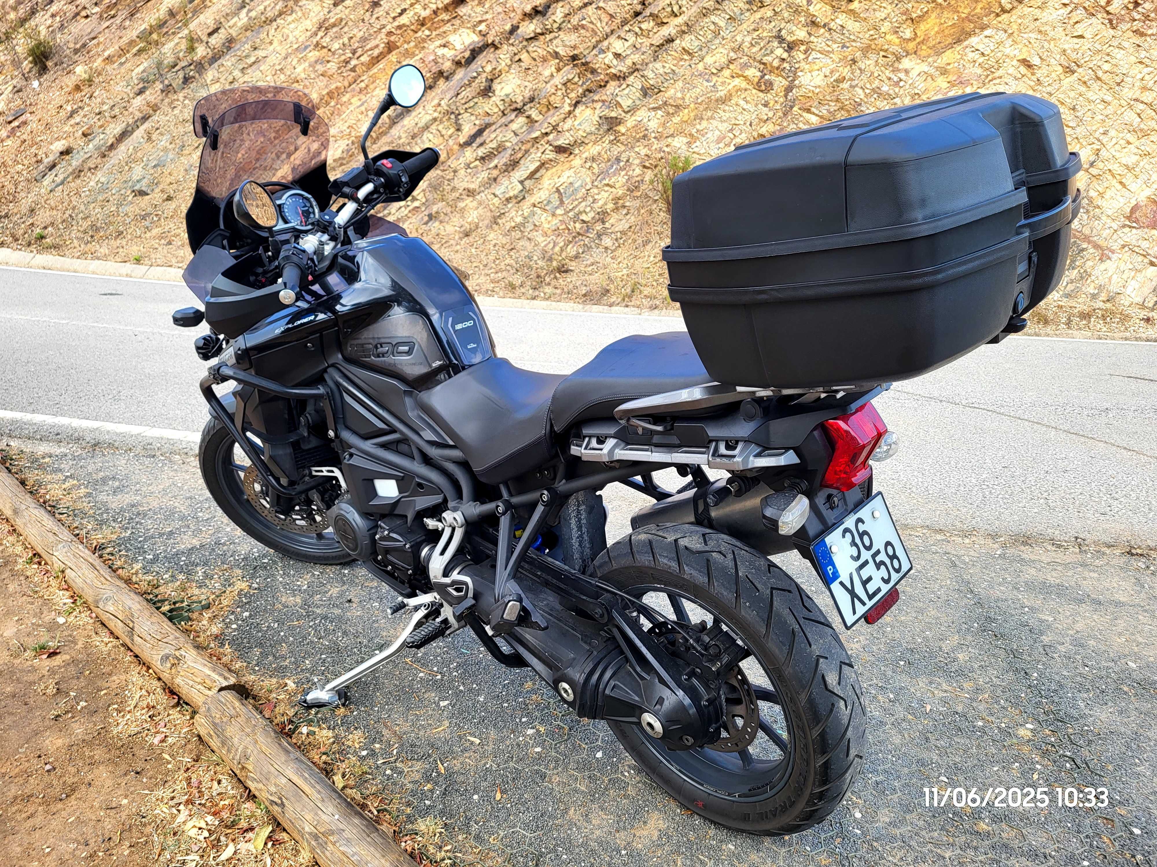Triumph Tiger Explorer 1200 (aceito retoma)